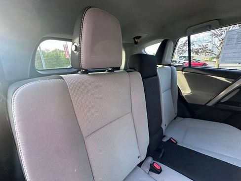 Used 2017 Toyota RAV4 XLE AWD/4WD image 9