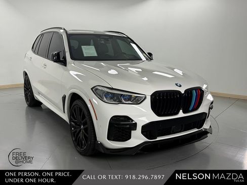 Used 2022 BMW X5 M50i w/ Executive Package image 4