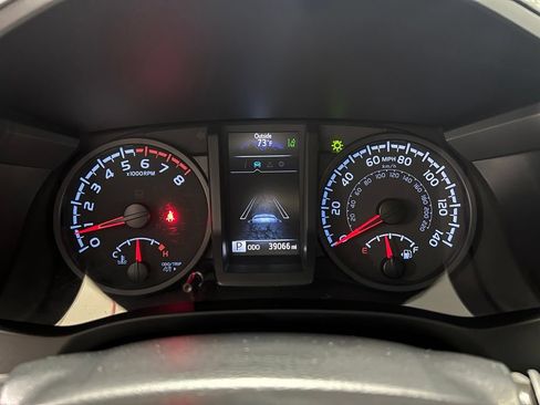 Certified 2022 Toyota Tacoma SR w/ SR Convenience Package RWD image 31