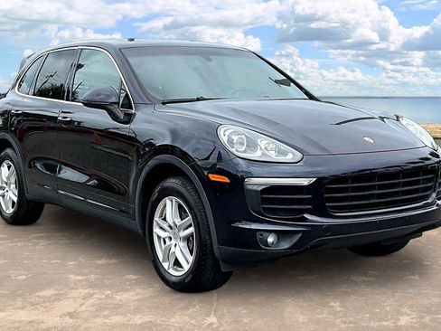Used 2017 Porsche Cayenne AWD/4WD image 3