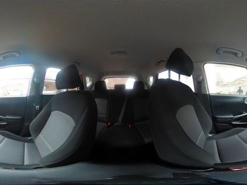 Used 2025 Kia Soul LX w/ LX Technology Package image 40