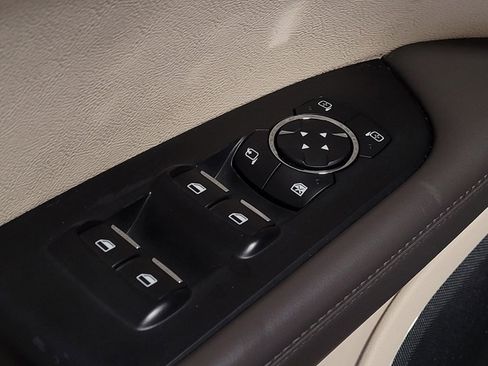 Used 2016 Lincoln MKX Reserve w/ Technology Package FWD image 27