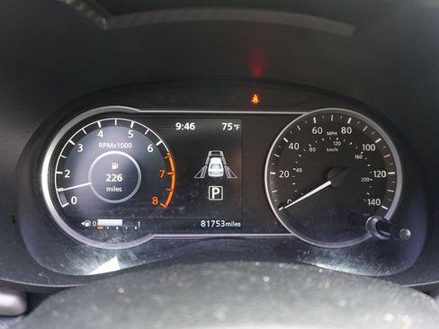Used 2020 Nissan Versa SV FWD image 6