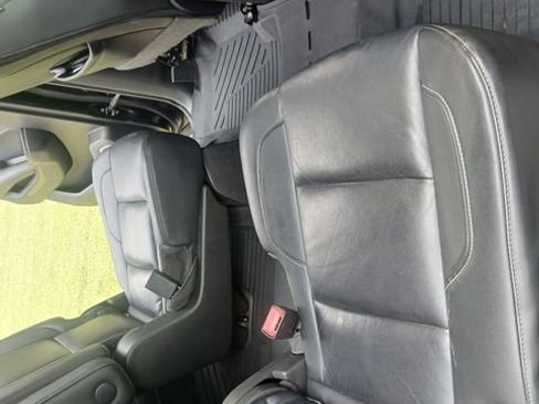 Used 2019 Chevrolet Suburban LT AWD/4WD image 40