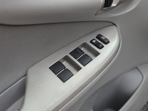 Used 2010 Toyota Corolla LE FWD image 9