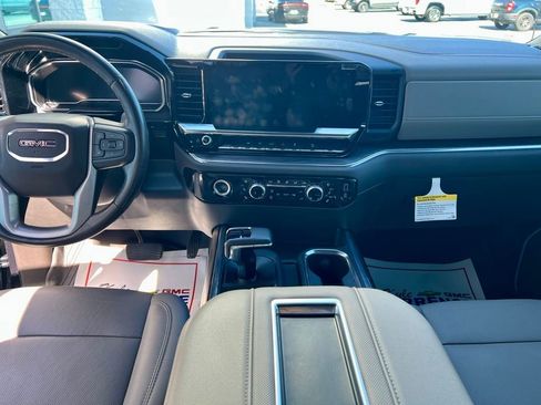 Used 2022 GMC Sierra 1500 SLT image 12