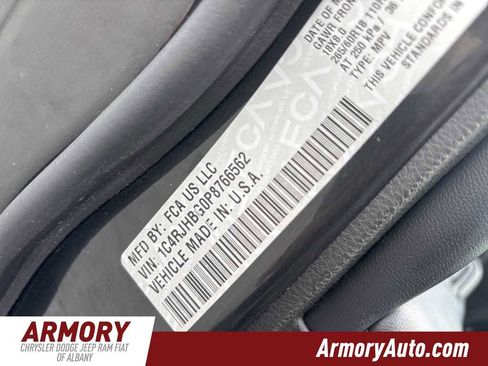 Used 2023 Jeep Grand Cherokee Limited image 44