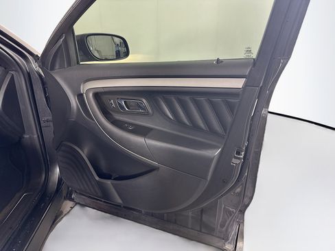 Used 2015 Ford Taurus SEL w/ Equipment Group 201A FWD image 29
