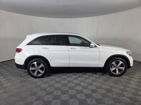 Used 2022 Mercedes-Benz GLC 300 4MATIC w/ Premium Package Lite image 4