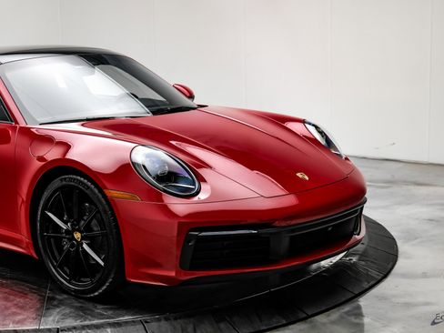 Used 2024 Porsche 911 Carrera w/ Premium Package image 23