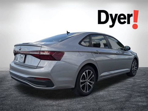 Used 2025 Volkswagen Jetta Sport FWD image 6