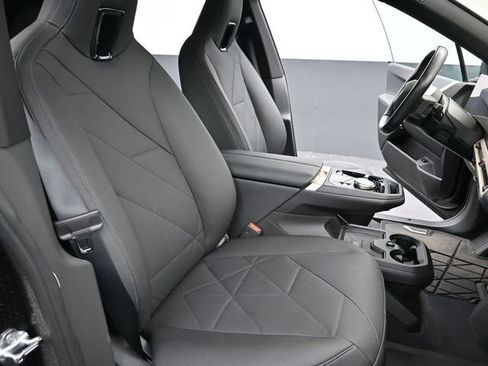 Used 2024 BMW iX xDrive50 w/ Premium Package image 22
