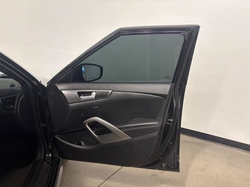 Used 2016 Hyundai Veloster Turbo FWD image 40