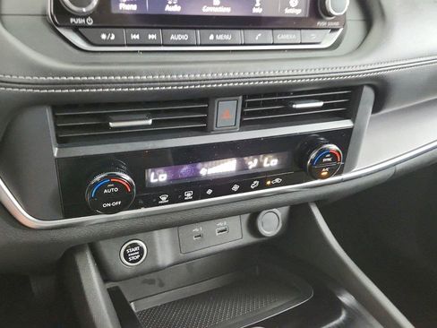 Used 2023 Nissan Rogue SV FWD image 32
