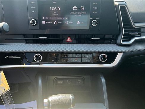 Used 2024 Kia Sportage LX image 15