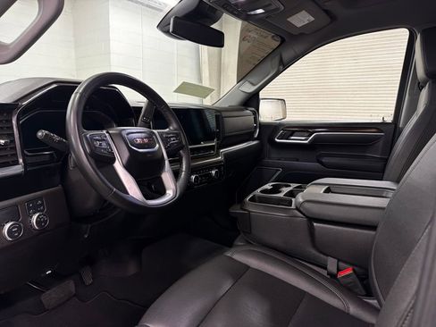 Used 2025 GMC Sierra 1500 SLT image 6