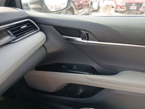 Used 2020 Toyota Camry LE image 15