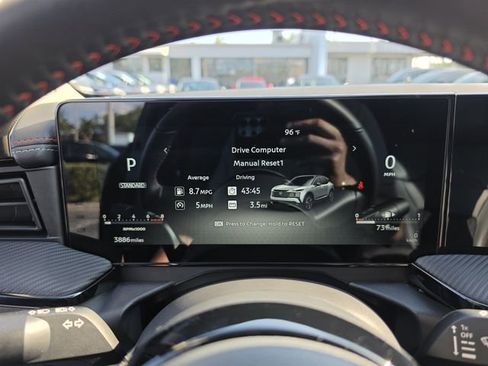 Used 2025 Nissan Kicks SR FWD image 18