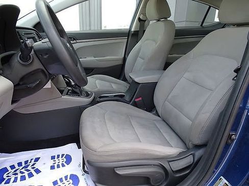 Used 2017 Hyundai Elantra SE image 21