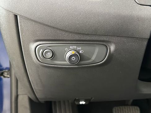 Used 2022 Chevrolet Equinox LT image 19