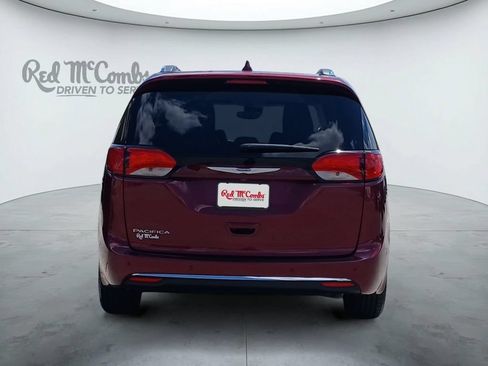 Used 2020 Chrysler Pacifica Touring-L Plus w/ Tire & Wheel Group FWD image 4