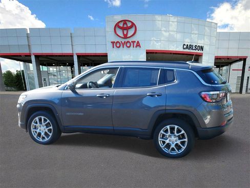 Used 2022 Jeep Compass Latitude image 6