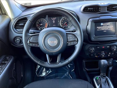 Used 2019 Jeep Renegade Altitude w/ Quick Order Package 2XM image 5