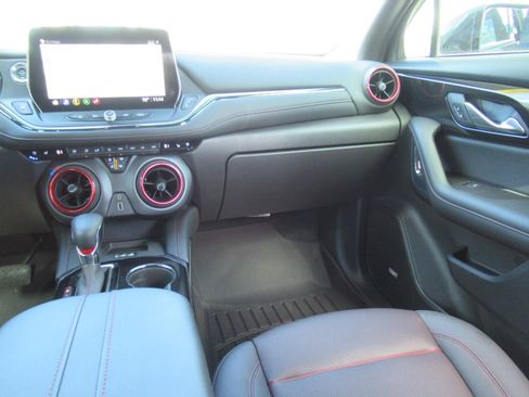 Used 2024 Chevrolet Blazer RS w/ Enhanced Convenience Package FWD image 15