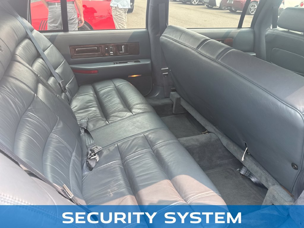 Used 1995 Cadillac Fleetwood Brougham RWD image 28
