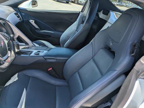 Used 2016 Chevrolet Corvette Z06 w/ 3LZ Preferred Equipment Group RWD image 12