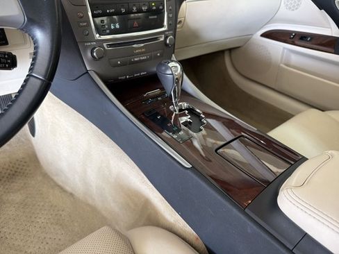 Used 2014 Lexus IS 250C w/ Navigation System Package RWD image 20