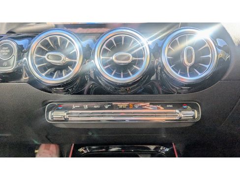 Used 2021 Mercedes-Benz GLA 45 AMG 4MATIC image 27