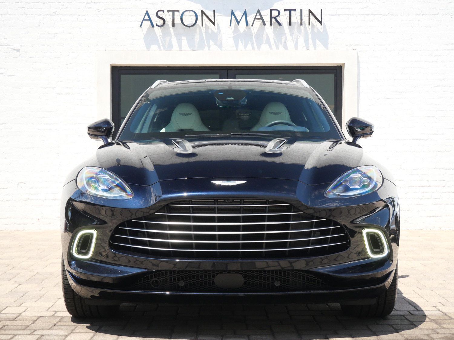Used 2023 Aston Martin DBX AWD/4WD image 7