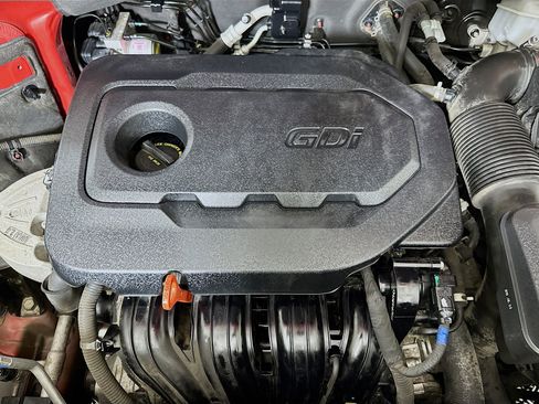 Used 2020 Hyundai Santa Fe SE image 31