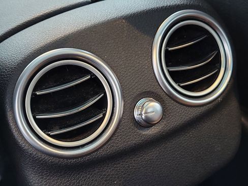 Used 2019 Mercedes-Benz C 300 4MATIC Sedan image 13