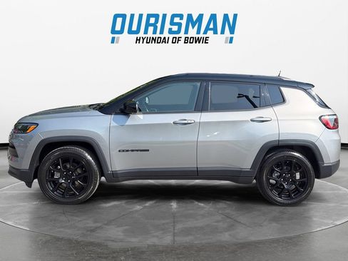 Used 2022 Jeep Compass Latitude w/ Convenience Group FWD image 3
