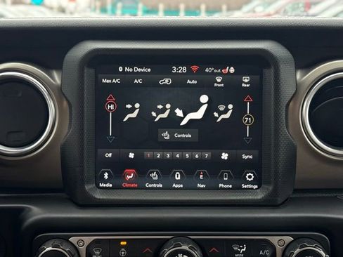 Certified 2021 Jeep Wrangler Unlimited Rubicon image 35