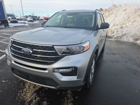 Used 2022 Ford Explorer XLT w/ Equipment Group 202A image 13