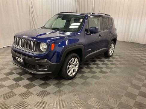 Used 2017 Jeep Renegade Latitude w/ Cold Weather Group AWD/4WD image 10