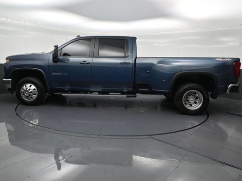 Used 2026 Chevrolet Silverado 3500 LT AWD/4WD image 2
