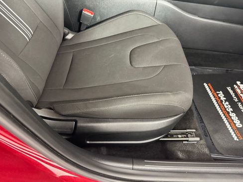 Used 2025 Hyundai Elantra SEL FWD image 34