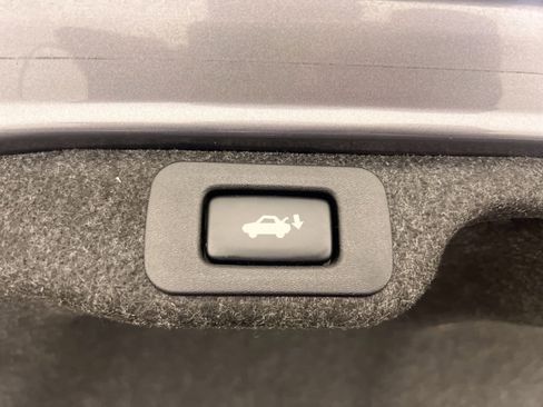 Used 2016 Lexus ES 350 w/ Luxury Package w/Wood Trim image 27