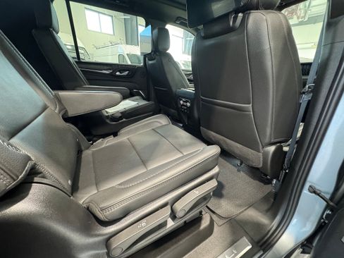 Used 2024 GMC Yukon XL Denali w/ Advanced Technology Package AWD/4WD image 13