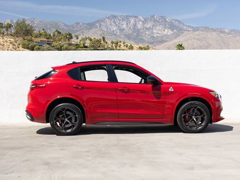 Used 2022 Alfa Romeo Stelvio Quadrifoglio w/ Active Assist Plus Package image 8
