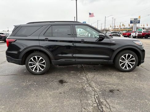 Used 2025 Ford Explorer ST-Line image 11