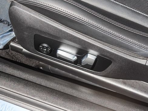 Used 2023 BMW 430i Coupe w/ Convenience Package RWD image 18