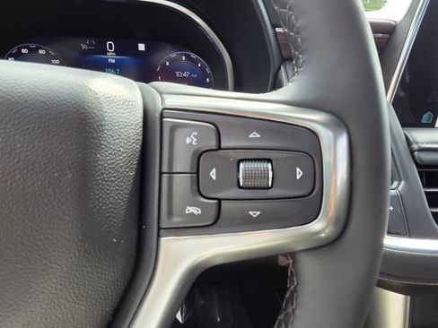 Used 2023 Chevrolet Suburban Premier RWD image 37