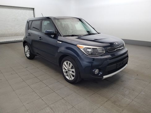 Used 2018 Kia Soul + FWD image 13