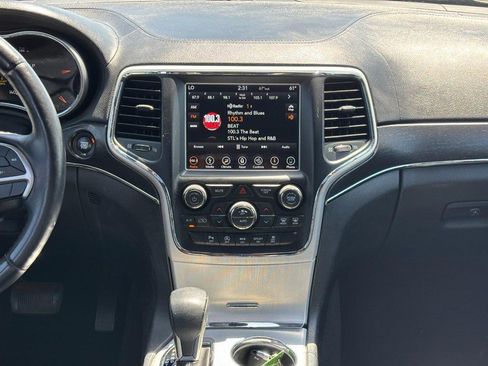 Used 2018 Jeep Grand Cherokee Limited AWD/4WD image 13