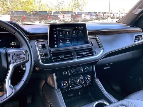 Used 2024 Chevrolet Tahoe Premier AWD/4WD image 18